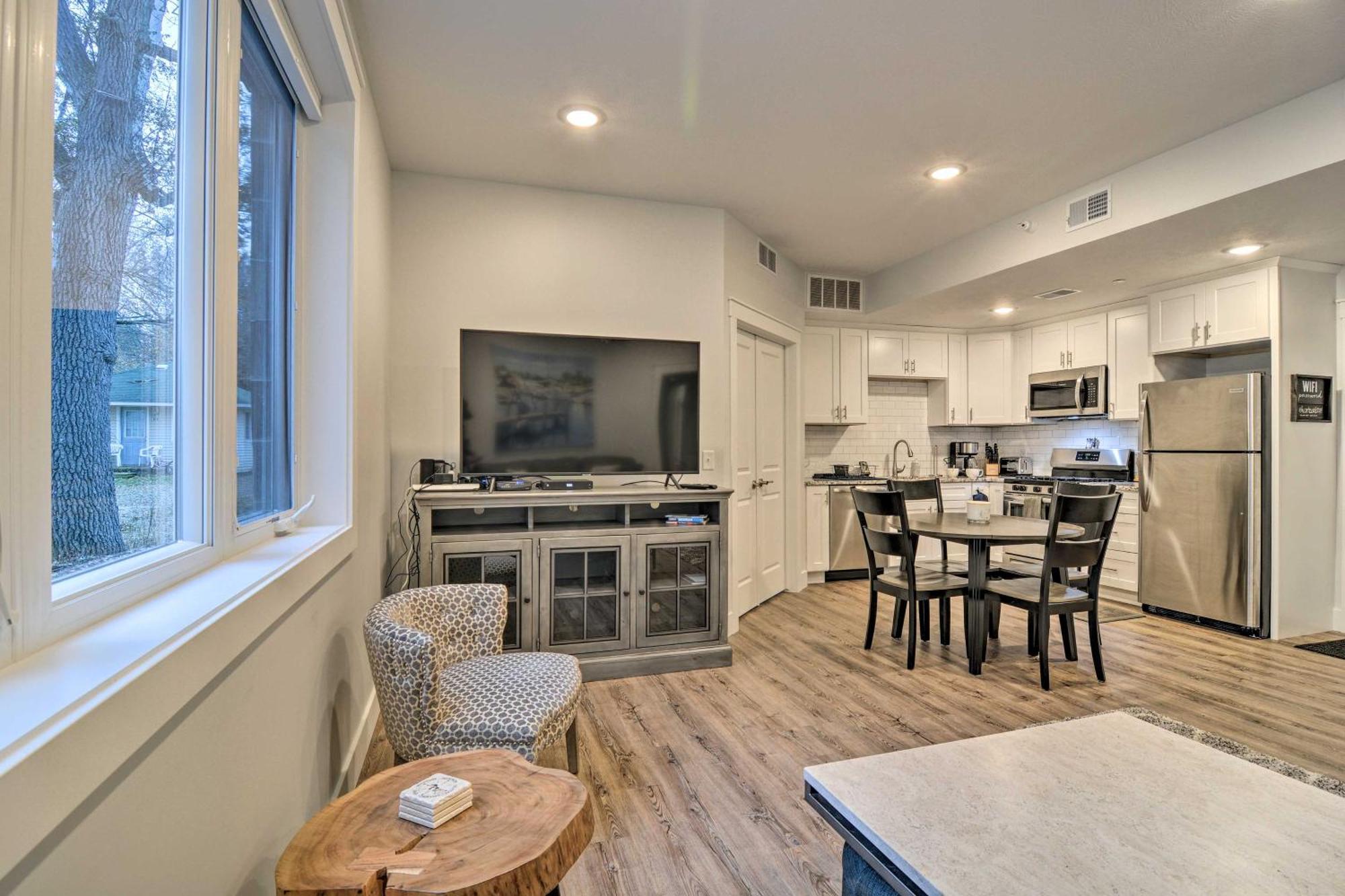 Modern Traverse City Condo About 1 Mi To Bay! Buitenkant foto