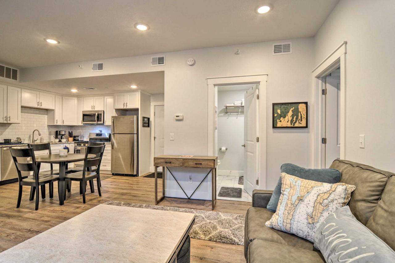 Modern Traverse City Condo About 1 Mi To Bay! Buitenkant foto